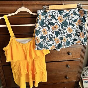 NWT Younique Swim Two Piece Plus Sz 20 Yellow Tiered Ruffle Green Floral Shorts